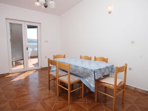 18321528-Ferienwohnung-5-Kustići-300x225-1