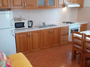 18324010-Ferienwohnung-3-Kustići-300x225-3