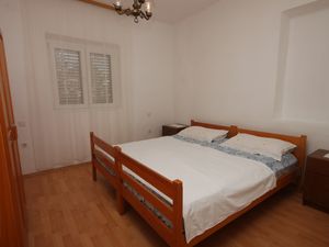 18511221-Ferienwohnung-5-Kustići-300x225-4