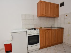 18688604-Ferienwohnung-2-Kustići-300x225-3