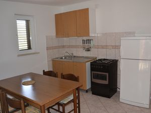 19126823-Ferienwohnung-5-Kustići-300x225-2