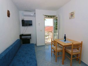 23927468-Ferienwohnung-3-Kustići-300x225-1