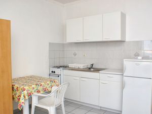 23927523-Ferienwohnung-6-Kustići-300x225-2