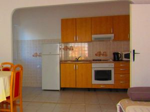 23932962-Ferienwohnung-4-Kustići-300x225-3