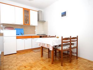 23930725-Ferienwohnung-4-Kustići-300x225-4