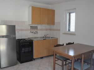 23929147-Ferienwohnung-5-Kustići-300x225-2