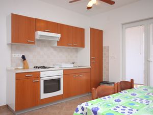 23929197-Ferienwohnung-4-Kustići-300x225-4