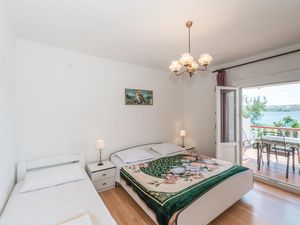 23731780-Ferienwohnung-3-Kustići-300x225-2