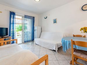 23765459-Ferienwohnung-5-Kustići-300x225-1