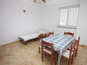 18323505-Ferienwohnung-5-Kustići-300x225-2