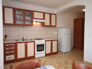 18323505-Ferienwohnung-5-Kustići-300x225-4