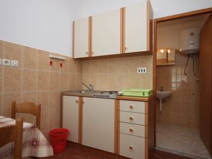 18322677-Ferienwohnung-3-Kustići-300x225-2