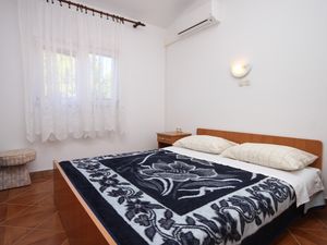 18322677-Ferienwohnung-3-Kustići-300x225-3