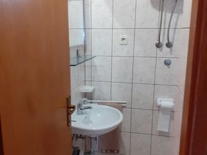 18324115-Ferienwohnung-3-Kustići-300x225-5