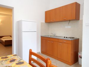 18321907-Ferienwohnung-4-Kustići-300x225-5