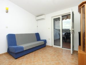 18321760-Ferienwohnung-5-Kustići-300x225-1