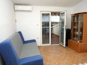 18321760-Ferienwohnung-5-Kustići-300x225-2