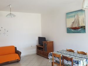 18693328-Ferienwohnung-4-Kustići-300x225-2