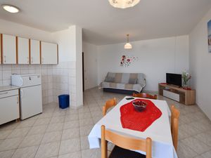 18688601-Ferienwohnung-4-Kustići-300x225-1