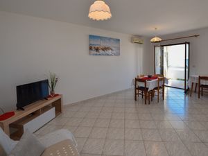 18688601-Ferienwohnung-4-Kustići-300x225-2