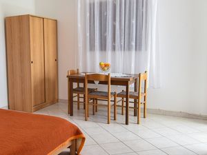 18688604-Ferienwohnung-2-Kustići-300x225-1