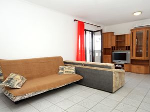 19096232-Ferienwohnung-6-Kustići-300x225-1