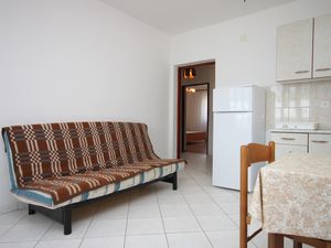 19125808-Ferienwohnung-5-Kustići-300x225-2