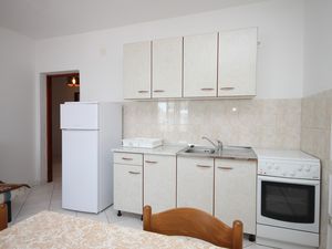 19125808-Ferienwohnung-5-Kustići-300x225-3