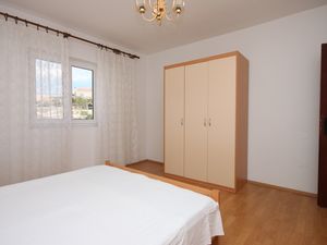 19125808-Ferienwohnung-5-Kustići-300x225-5