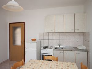 19126752-Ferienwohnung-4-Kustići-300x225-3