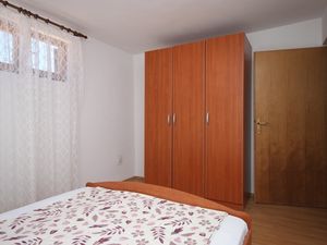 19128064-Ferienwohnung-4-Kustići-300x225-5