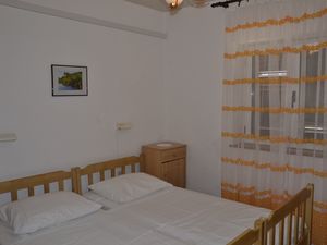 23929148-Ferienwohnung-5-Kustići-300x225-4