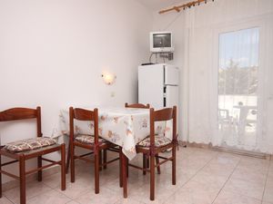 23929084-Ferienwohnung-5-Kustići-300x225-2