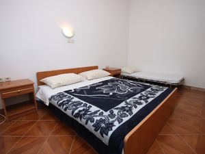 23929200-Ferienwohnung-3-Kustići-300x225-4