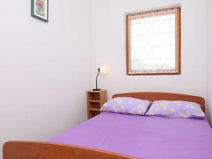 23929213-Ferienwohnung-4-Kustići-300x225-5