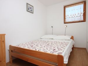 23929214-Ferienwohnung-4-Kustići-300x225-4