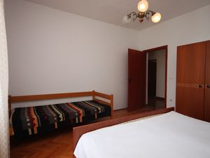 23929280-Ferienwohnung-5-Kustići-300x225-5