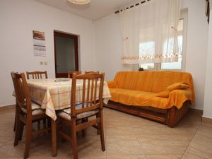 23929188-Ferienwohnung-8-Kustići-300x225-1