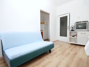 23930723-Ferienwohnung-4-Kustići-300x225-2