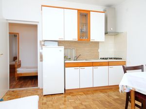 23930724-Ferienwohnung-4-Kustići-300x225-4