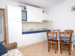 23930726-Ferienwohnung-4-Kustići-300x225-3