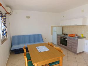 23927467-Ferienwohnung-6-Kustići-300x225-2