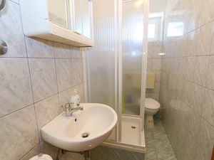 23927468-Ferienwohnung-3-Kustići-300x225-5