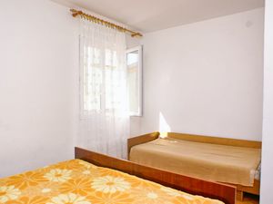 23927524-Ferienwohnung-5-Kustići-300x225-5