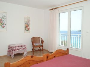 18322932-Ferienwohnung-4-Kučište-300x225-5