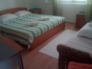 18550606-Ferienwohnung-6-Kučište-300x225-5