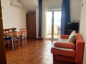 23927851-Ferienwohnung-5-Kučište-300x225-1