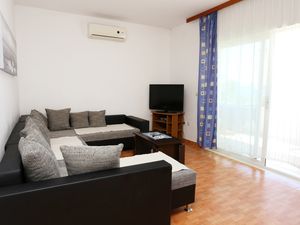 23927849-Ferienwohnung-4-Kučište-300x225-2