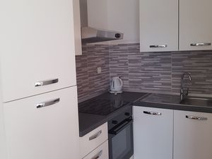 23927852-Ferienwohnung-6-Kučište-300x225-3