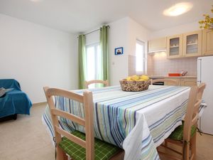 23930941-Ferienwohnung-4-Kučište-300x225-3